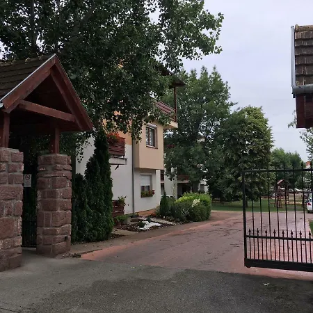 Bella * Balatonalmadi