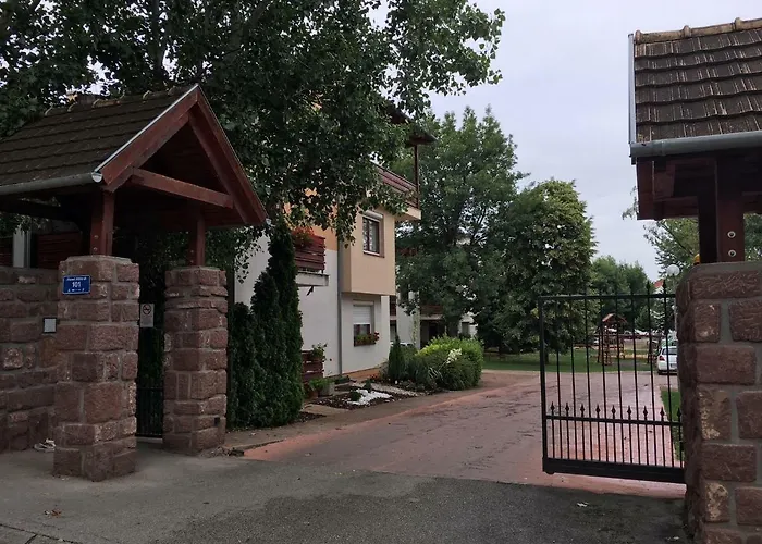 Bella * Balatonalmádi